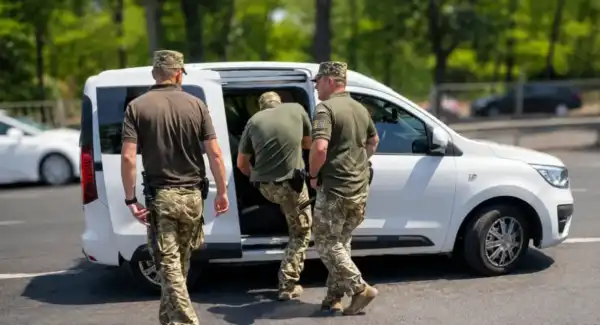 Президент Зеленський видав укази про продовження мобілізації та дії воєнного стану на три місяці.