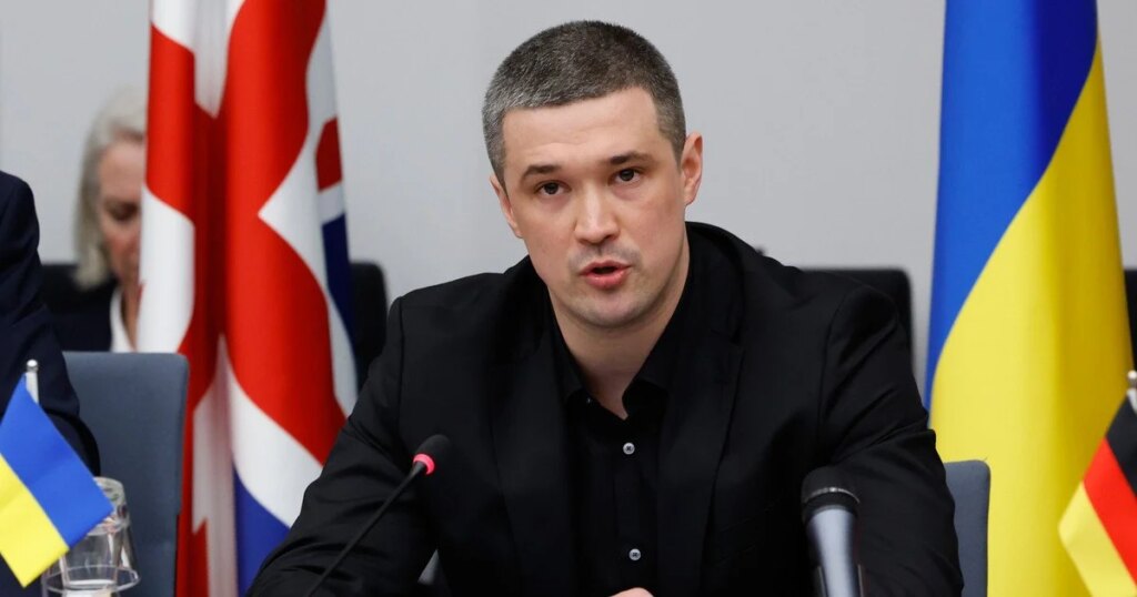 Федоров поділився подробицями суперечки між Зеленським та Сирським: президент ще не визначився, кого підтримати. 4