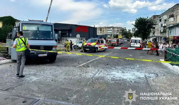 У Рівненській області поїзд врізався в маршрутне таксі: є жертви та травмовані 3