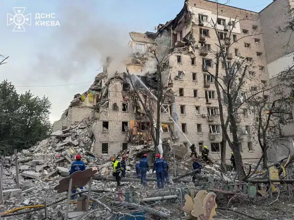 У столиці з-під уламків житлового будинку дістали 7 осіб, - Клименко 3 У столиці з-під уламків житлового будинку дістали 7 осіб, - Клименко 3
