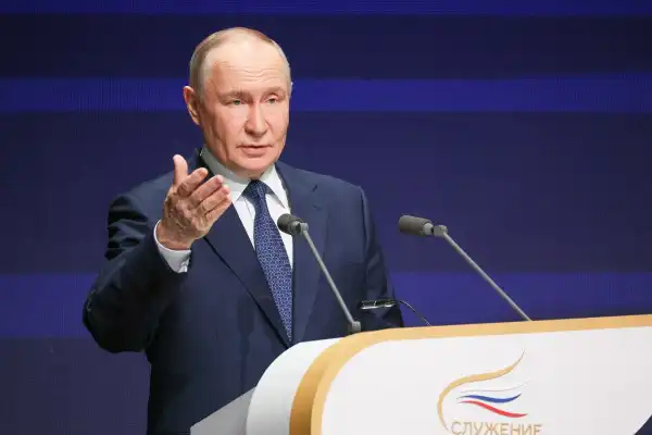 У Путіна залишилося кілька місяців, і він поспішає використати цю можливість, – Newsweek
