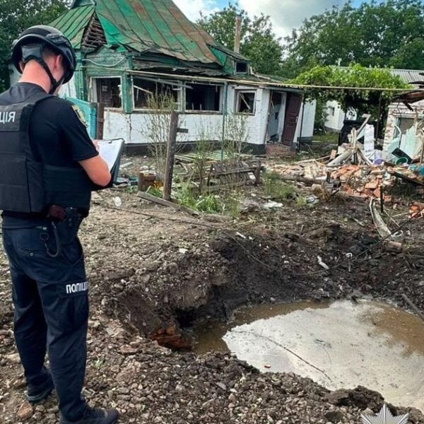 Російський дрон влучив у житловий будинок: одна людина загинула, двоє зазнали поранень