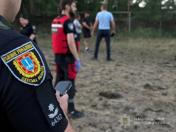 Російські війська атакували спортивно-розважальний центр на Одещині, внаслідок чого загинула дитина. 7
