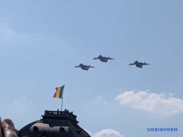 Українські бійці пройшли урочистим маршем на параді в Брюсселі. 17 Українські бійці пройшли урочистим маршем на параді в Брюсселі. 17