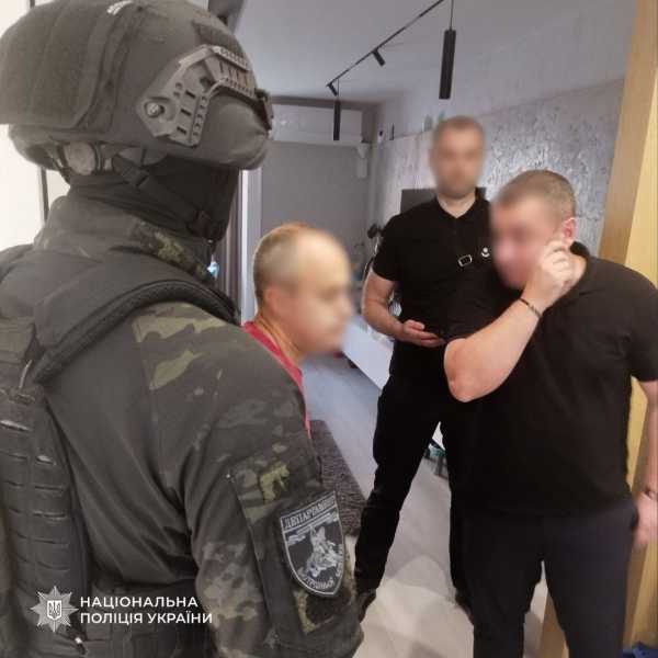 Правоохоронні органи виявили фальсифікаторів документів з однієї з країн Кавказького регіону, які допомагали уникнути мобілізації. 10 Правоохоронні органи виявили фальсифікаторів документів з однієї з країн Кавказького регіону, які допомагали уникнути мобілізації. 10