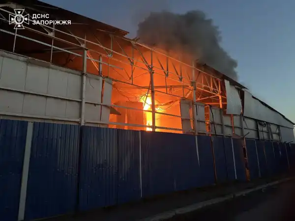 У Запоріжжі зафіксовано напад на м'ясопереробне підприємство, діяльність фабрики припинено. 3 У Запоріжжі зафіксовано напад на м'ясопереробне підприємство, діяльність фабрики припинено. 3