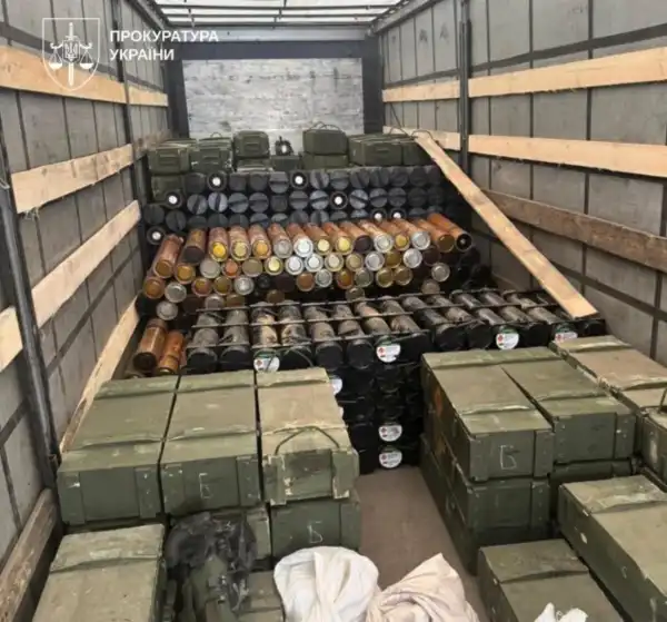 Продаж зброї на суму понад 2 мільйони гривень: затримано військових, - Офіс Генерального прокурора 3