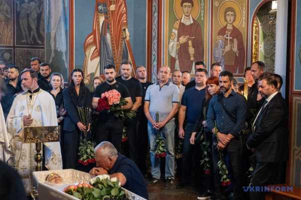 На честь Валентини Савіцької. «Прагну, аби кожен усвідомив, якою була моя Валя» 24 На честь Валентини Савіцької. «Прагну, аби кожен усвідомив, якою була моя Валя» 24