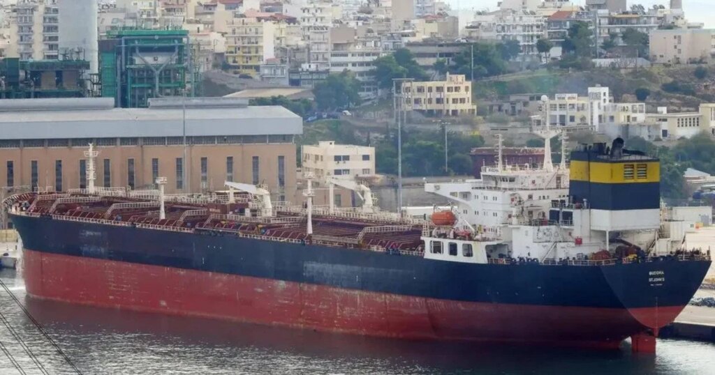 12 танкерів, буксир, суховантаж, нафтовий термінал та склад боєприпасів: ЗСУ влаштували "темну" ніч для РФ 2 12 танкерів, буксир, суховантаж, нафтовий термінал та склад боєприпасів: ЗСУ влаштували "темну" ніч для РФ 2