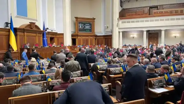 Головна 31 Народним депутатам планують дозволити брати дітей на засідання Верховної Ради.