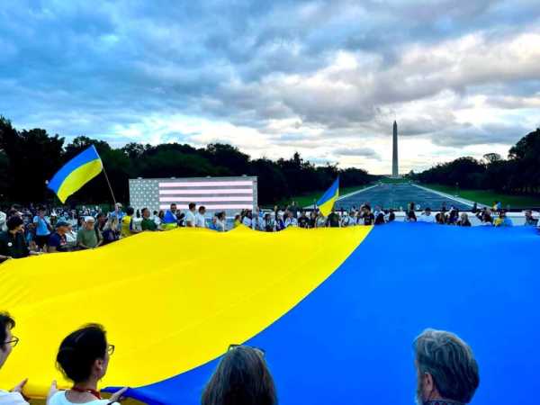У Вашингтоні підняли український прапор на День Незалежності 6 У Вашингтоні підняли український прапор на День Незалежності 6