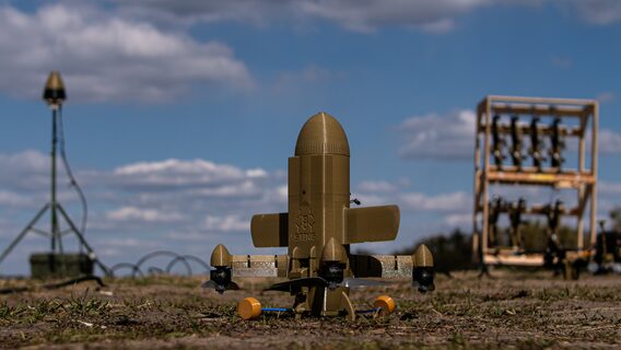 «Дикі шершні» створили пристрій, що розширює радіус дії FPV-дронів на 50%.