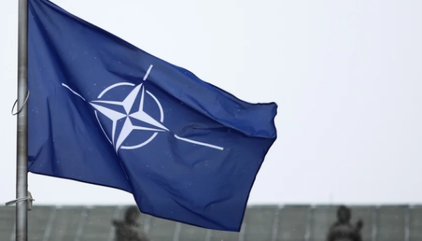 Альянс НАТО переконаний, що поки триває конфлікт в Україні, Москва не має можливості розгорнути бойові дії на іншому напрямку. 17 Альянс НАТО переконаний, що поки триває конфлікт в Україні, Москва не має можливості розгорнути бойові дії на іншому напрямку. 17