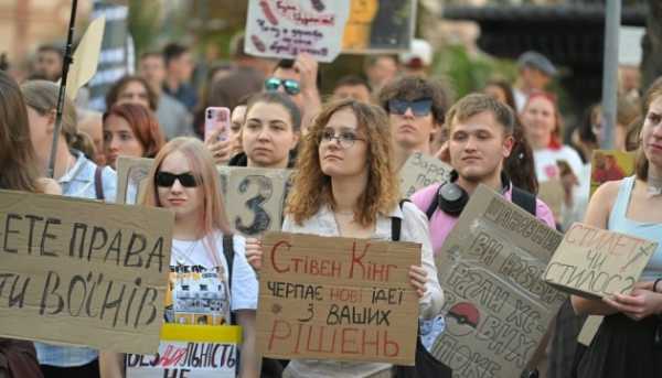 У столиці відбувається акція на підтримку Федорова 11 У столиці відбувається акція на підтримку Федорова 11