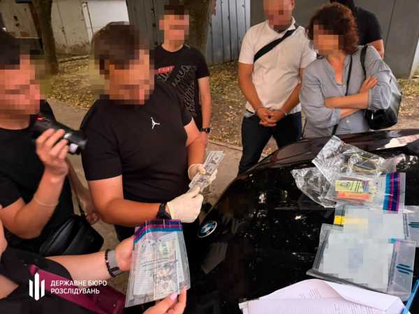 «Продай квартиру та внеси мені пожертву»: затримано офіцера, що вимагав 10 тисяч доларів у військового у ВЛК 8