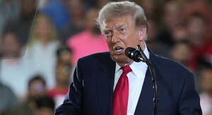 Демократи можуть оголосити імпічмент Трампу, заявив він. 6 Демократи можуть оголосити імпічмент Трампу, заявив він. 6