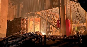 Велика Британія, Сполучені Штати та ще три держави закликають своїх громадян утриматися від поїздок до України. 6 Велика Британія, Сполучені Штати та ще три держави закликають своїх громадян утриматися від поїздок до України. 6