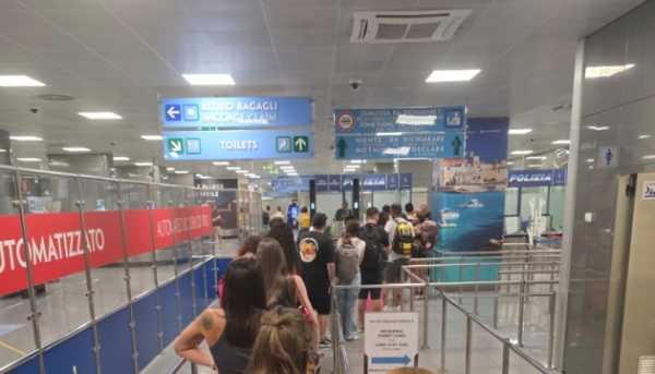 Головна 24 Іспанія вводить перевірку на кордоні для авіарейсів та суден з Італії