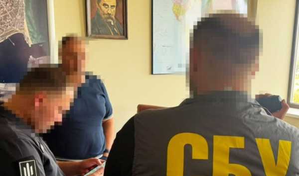 На Одещині викрито посадовця АМПУ на одержанні хабара у розмірі 500 тисяч гривень. 4 На Одещині викрито посадовця АМПУ на одержанні хабара у розмірі 500 тисяч гривень. 4