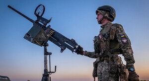 Російські безпілотники знищили торговий центр у Херсоні 6 Російські безпілотники знищили торговий центр у Херсоні 6