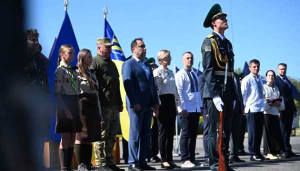 Тіло Євгена Коновальця доставили в Україну 10 Тіло Євгена Коновальця доставили в Україну 10