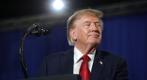 Американські ЗМІ: перед проміжними виборами Трамп може оголосити надзвичайний стан 6
