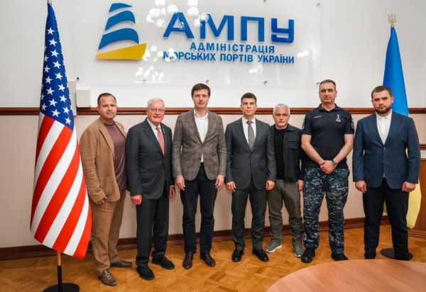 Кіт Келлог завітав до України та побував в Одеській гавані. 5