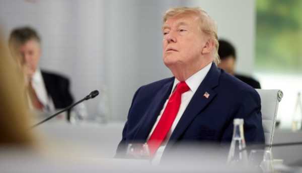 Трамп розглядає можливість застосування економічних санкцій проти Ірану замість повномасштабної війни. 13 Трамп розглядає можливість застосування економічних санкцій проти Ірану замість повномасштабної війни. 13