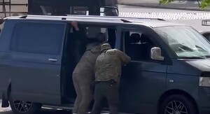 У Львові спростували інформацію з соціальних мереж про смерть чоловіка поблизу Сихівського районного територіального центру комплектування. 6 У Львові спростували інформацію з соціальних мереж про смерть чоловіка поблизу Сихівського районного територіального центру комплектування. 6