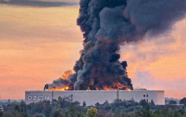 Збройні сили України уразили склади російського маркетплейсу Ozon, розташовані в Самарській області. 5 Збройні сили України уразили склади російського маркетплейсу Ozon, розташовані в Самарській області. 5