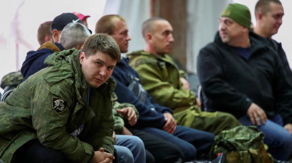 ЗМІ: Мешканці 17 російських областей повідомляють про примусове призивання.
