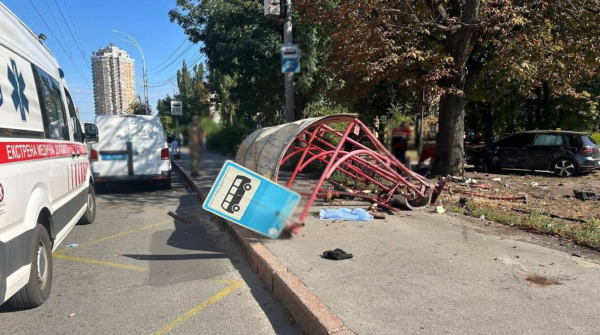 Смертельна аварія в Києві: суд заарештував водія, котрий врізався в зупинку