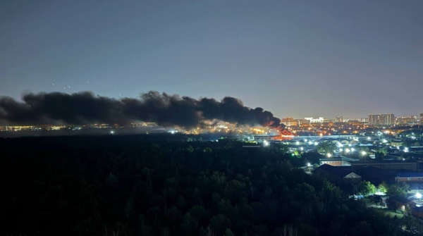 Кілька логістичних складів Ozon загорілися після дронової атаки на південні регіони Росії.