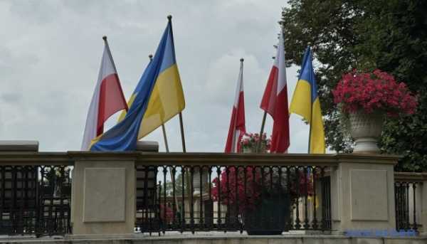 «Не залишайся осторонь»: по всій Польщі пройшли акції на підтримку українців 18 «Не залишайся осторонь»: по всій Польщі пройшли акції на підтримку українців 18