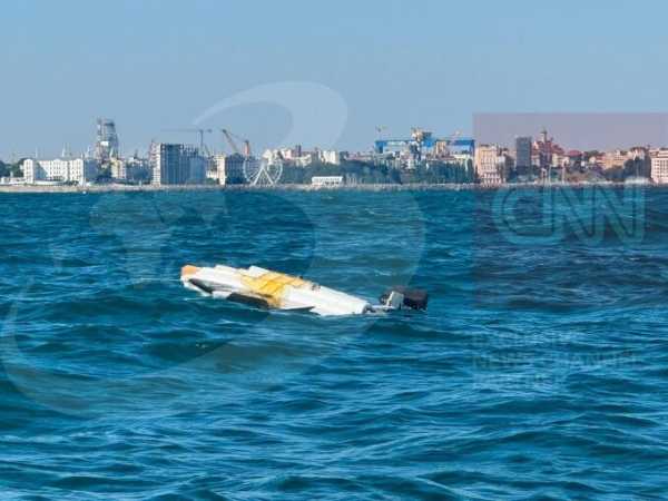 У водах Чорного моря, неподалік від румунського узбережжя, було виявлено об'єкт, що викликав підозру, розміром зі звичайний човен. 5 У водах Чорного моря, неподалік від румунського узбережжя, було виявлено об'єкт, що викликав підозру, розміром зі звичайний човен. 5