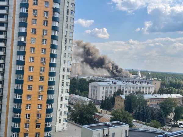 Поблизу Москви спалахнула пожежа у провідному дослідницькому інституті, що спеціалізується на розробках у сфері балістики. 6 Поблизу Москви спалахнула пожежа у провідному дослідницькому інституті, що спеціалізується на розробках у сфері балістики. 6