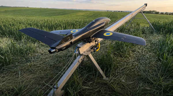Українська армія отримала перший саморобний реактивний винищувач безпілотників.