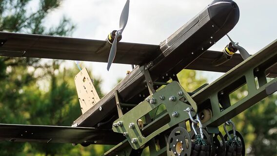 Державна компанія “Укртєплоенергомонтаж” представила дрон “Baton”, здатний досягати швидкості до 90 км/год. Які його особливості та вартість?