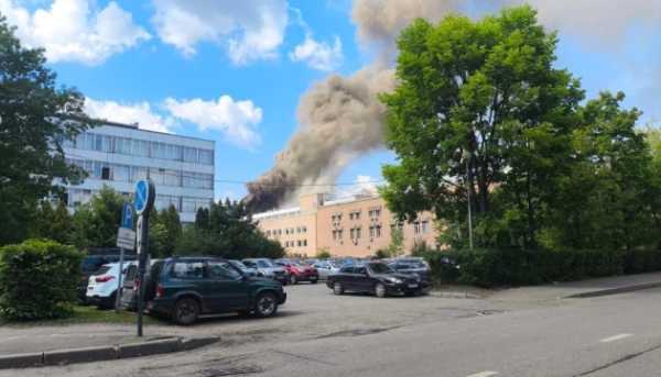 Поблизу Москви спалахнула пожежа у провідному дослідницькому інституті, що спеціалізується на розробках у сфері балістики. 3 Поблизу Москви спалахнула пожежа у провідному дослідницькому інституті, що спеціалізується на розробках у сфері балістики. 3