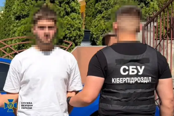 На Франківщині полковника ТЦК та його заступника затримали за махінації з мобілізацією 4 На Франківщині полковника ТЦК та його заступника затримали за махінації з мобілізацією 4